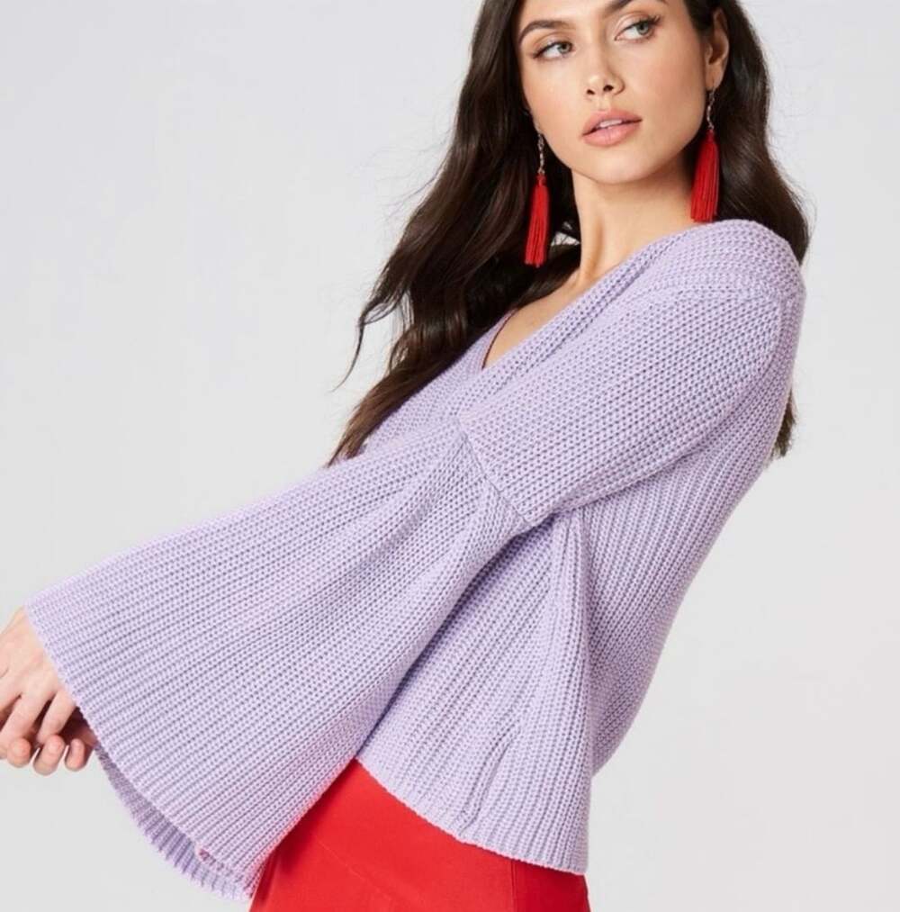 Free People Damsel Bell Sleeve Sweater Size Small Lavender V-Neck Knit
